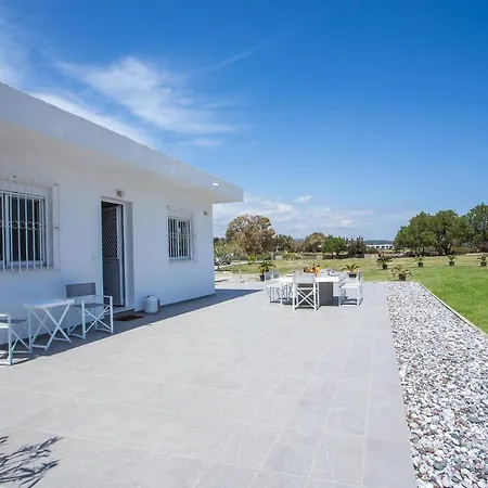 Celini Beach House, Kiotari غينادي